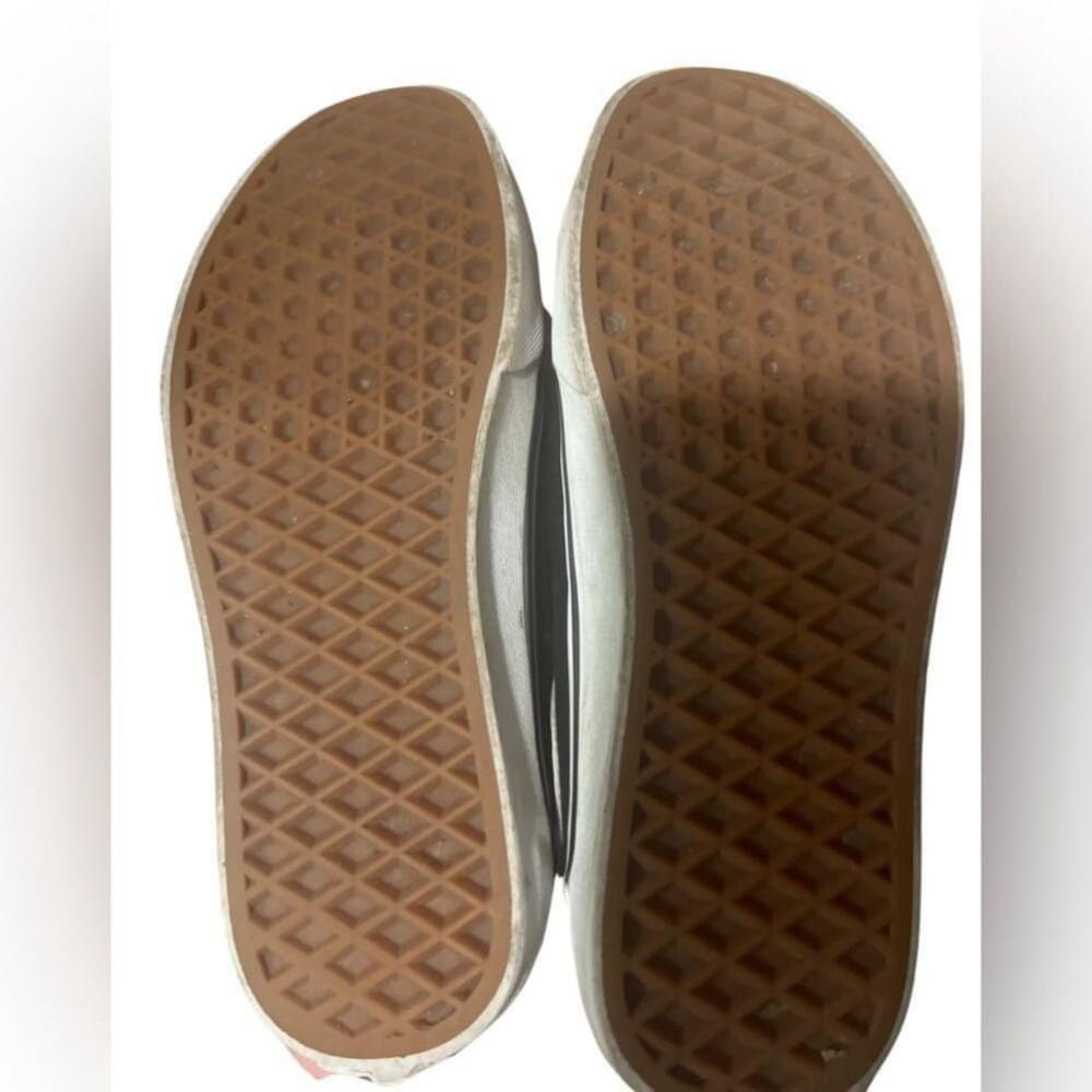 Classic Vans black and white women’s 6.5 - Picture 4 of 4